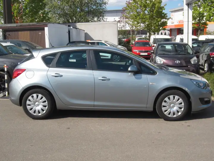 Left hand drive OPEL ASTRA 1.5 