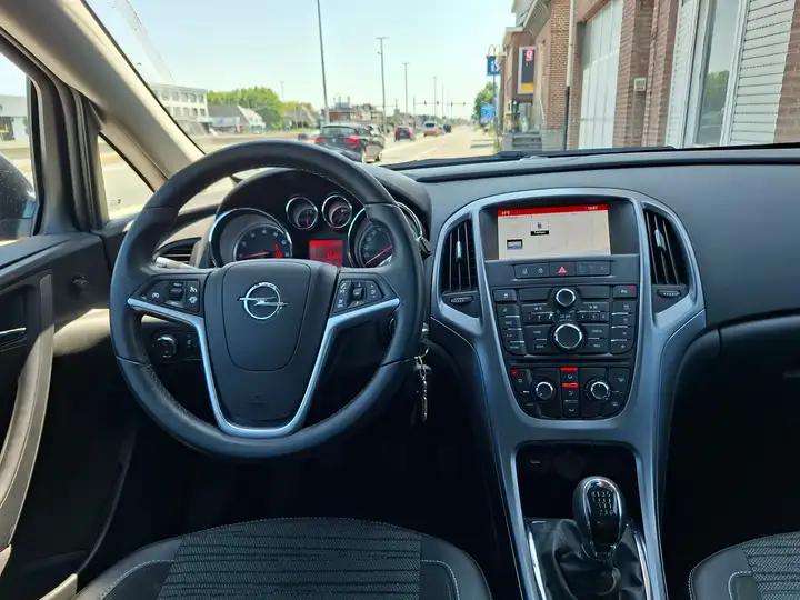 OPEL ASTRA (01/05/2016) -