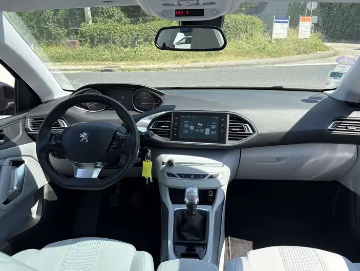 PEUGEOT 308 (01/05/2015) - 