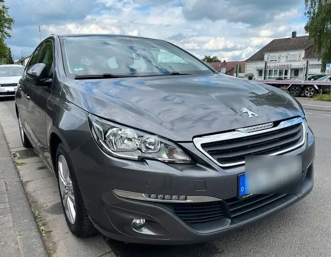 Left hand drive PEUGEOT 308 SW PureTech 110 Panorama Stop & Start Style