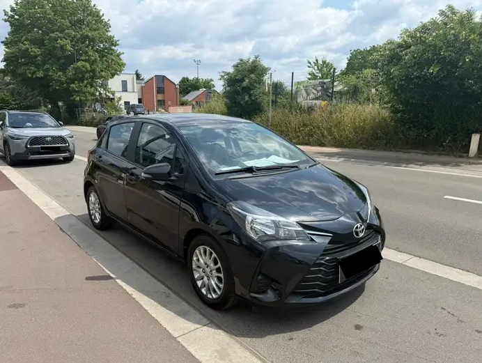 Left hand drive TOYOTA YARIS 1.0i vvt-i active