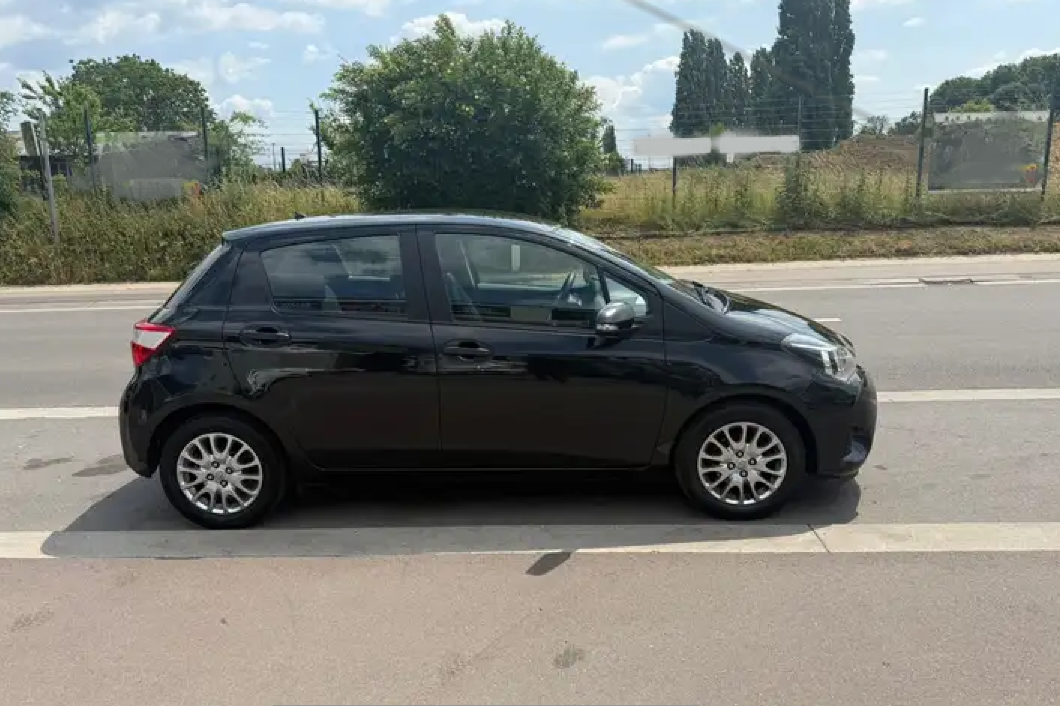 Left hand drive TOYOTA YARIS 1.0i vvt-i active