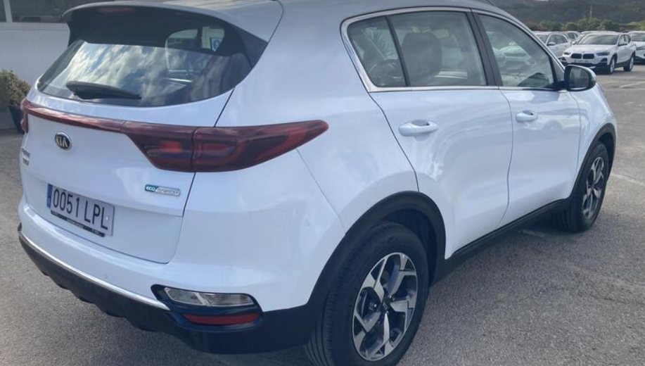 Left hand drive KIA SPORTAGE Business 1.6 CRDi 135CV HYBRID SPANISH REG