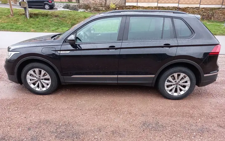 Left hand drive VOLKSWAGEN TIGUAN 1.4 TSI EHYBRID 245 DSG French Reg