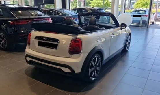 Left hand drive MINI COOPER F57 LCI II Cabriolet Cooper 136 CH DKG7 PR  