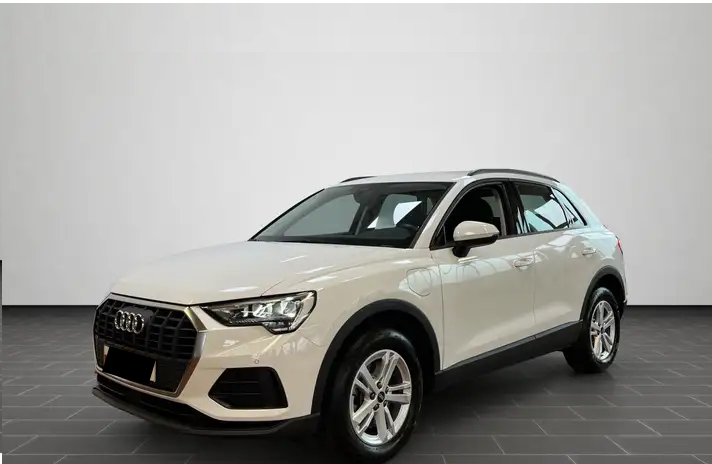 Left hand drive AUDI Q3 45 Tfsi e s tronic led, navi, seating, rfk