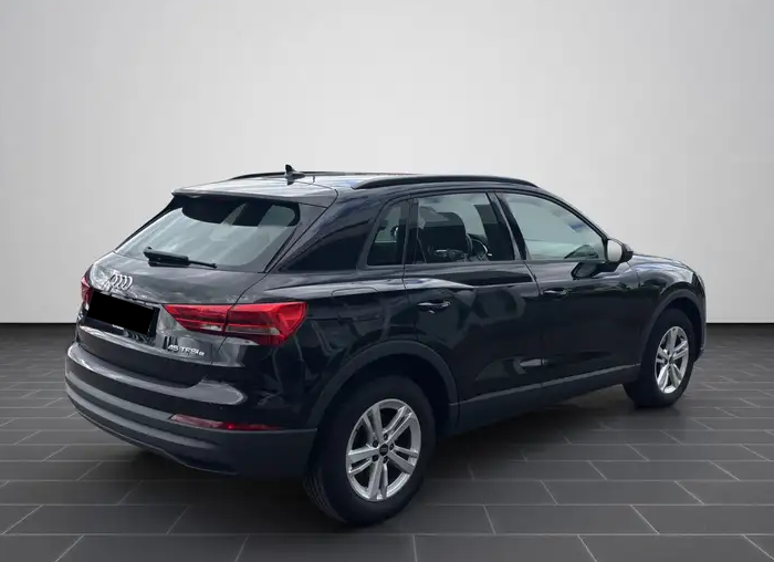 Left hand drive AUDI Q3 45 TFSI e S tronic SHZ LED RFK