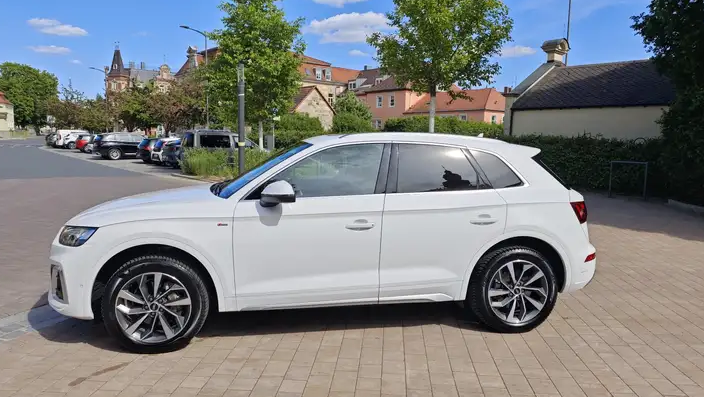 Left hand drive AUDI Q5 45 Tfsi quattro s tronic line