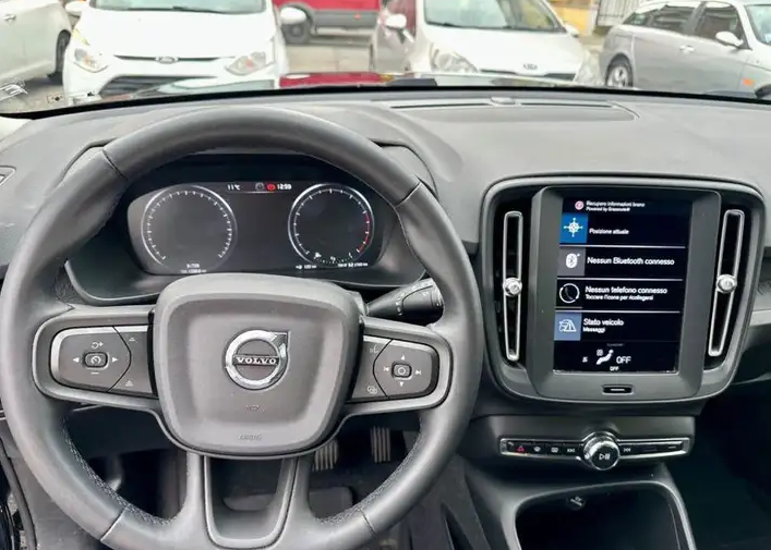 VOLVO XC40 (01/11/2022) - 