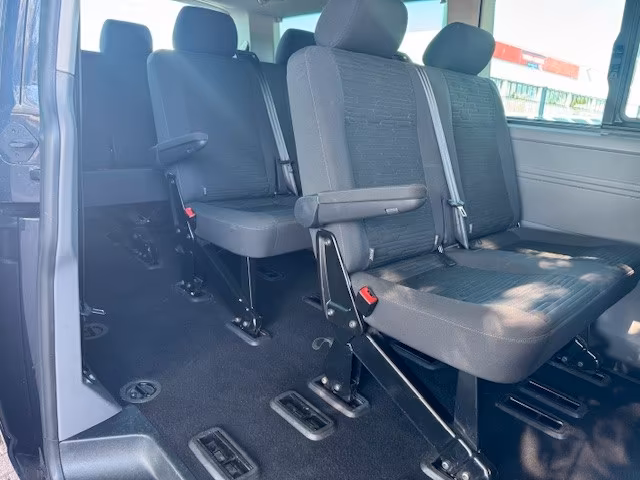 Left hand drive VOLKSWAGEN CARAVELLE T6 9 SEATS 150HP LWB