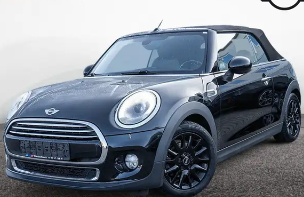 Left hand drive MINI COOPER 1.5 CHILI PACK 