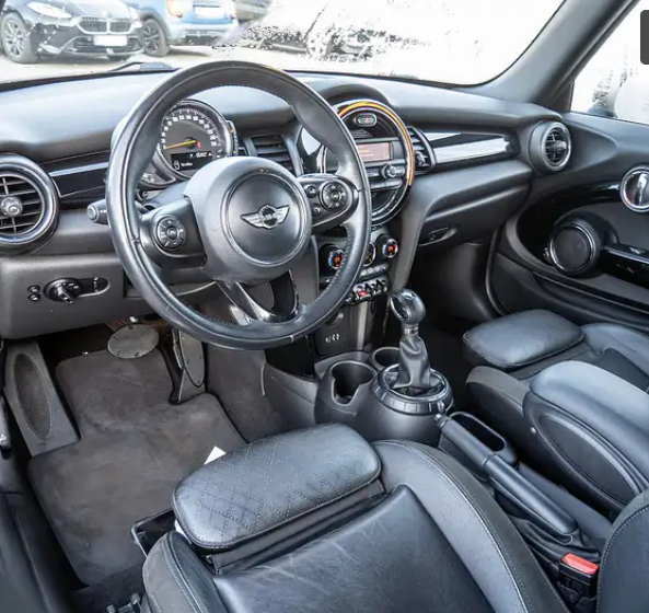 Left hand drive MINI COOPER 1.5 CHILI PACK 