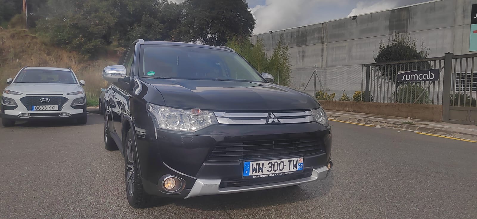 Left hand drive MITSUBISHI OUTLANDER 2.2D INSTYL 7 SEATS AUTO SPANISH OR FRENCH REG 
