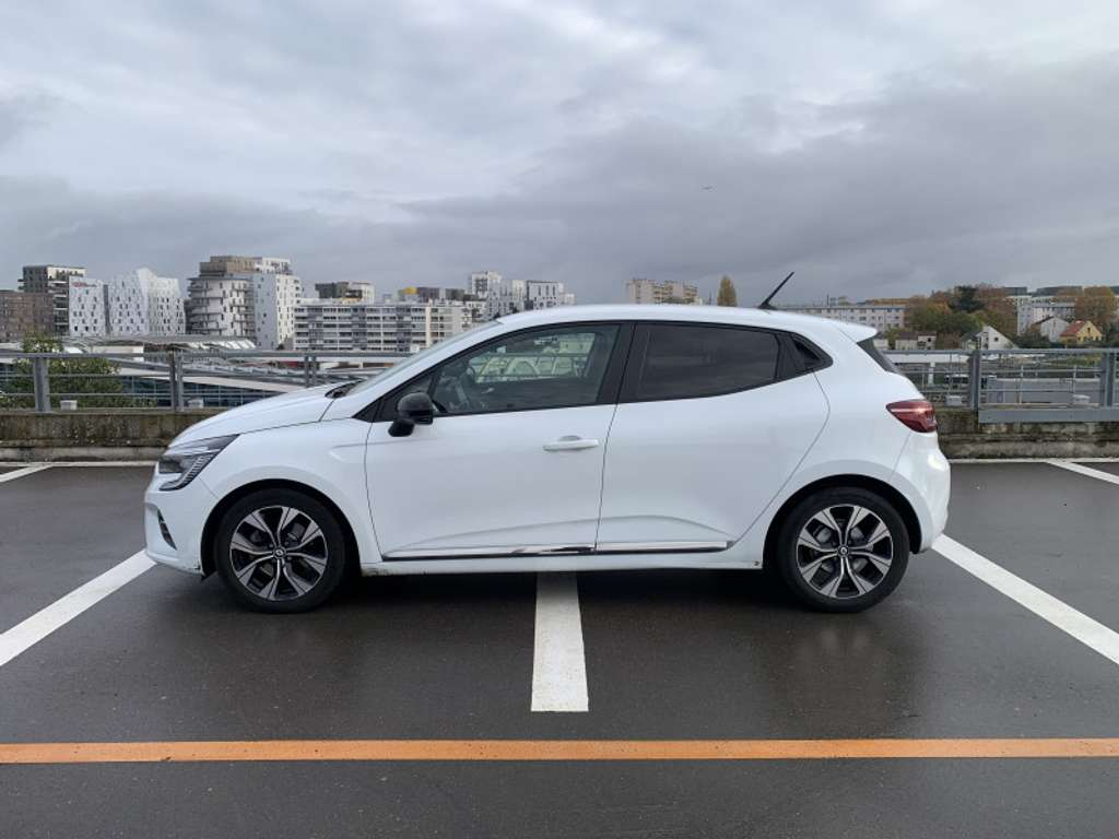 Left Hand Drive RENAULT CLIO gallery photo