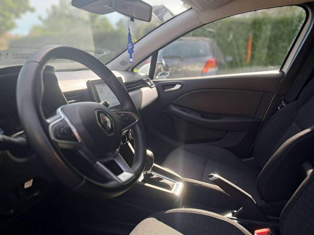 Left Hand Drive RENAULT CLIO gallery photo
