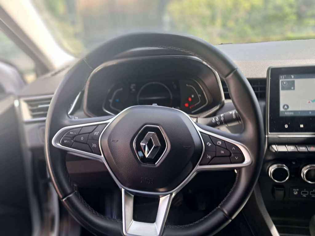 Left Hand Drive RENAULT CLIO gallery photo
