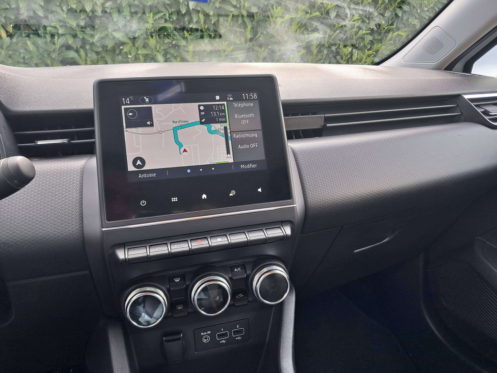 Left Hand Drive RENAULT CLIO gallery photo