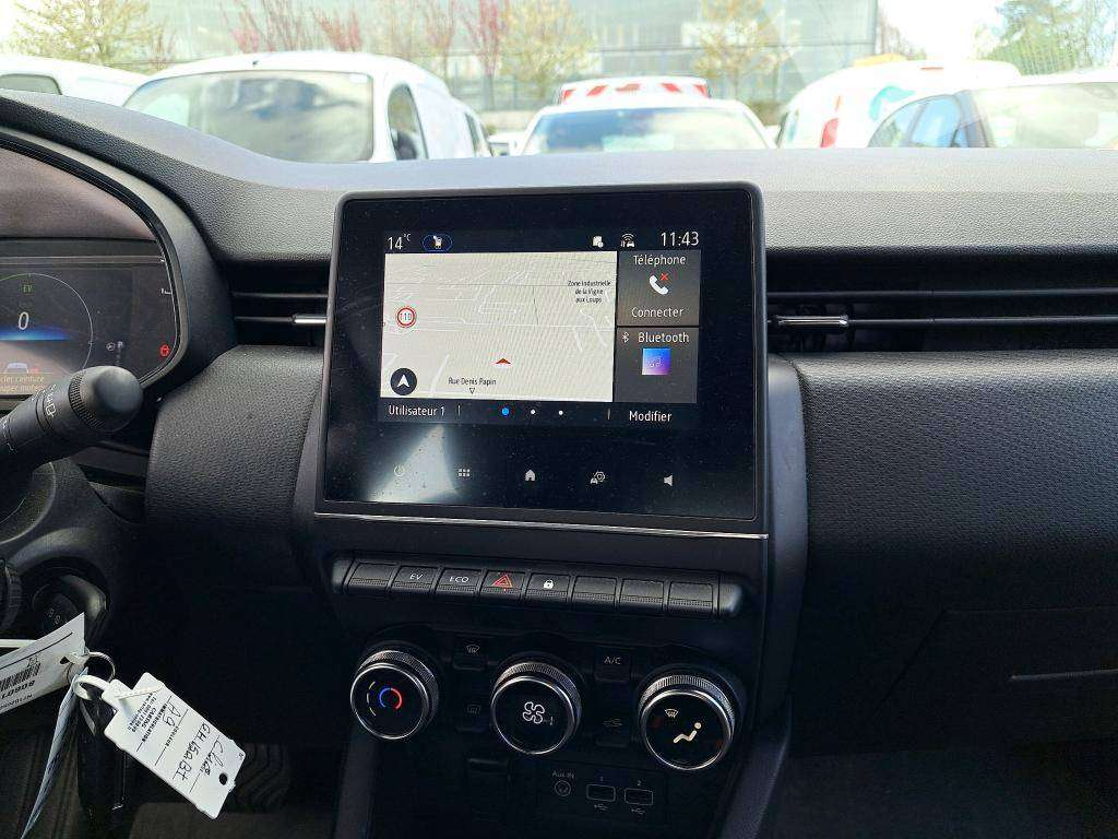 Left Hand Drive RENAULT CLIO gallery photo