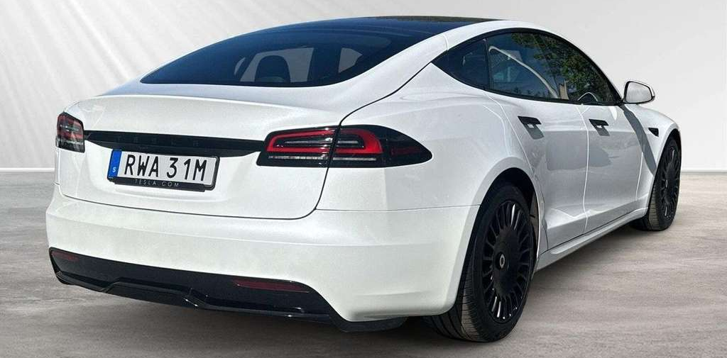 Left Hand Drive TESLA MODEL S gallery photo