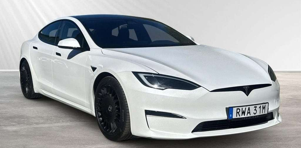 Left Hand Drive TESLA MODEL S gallery photo