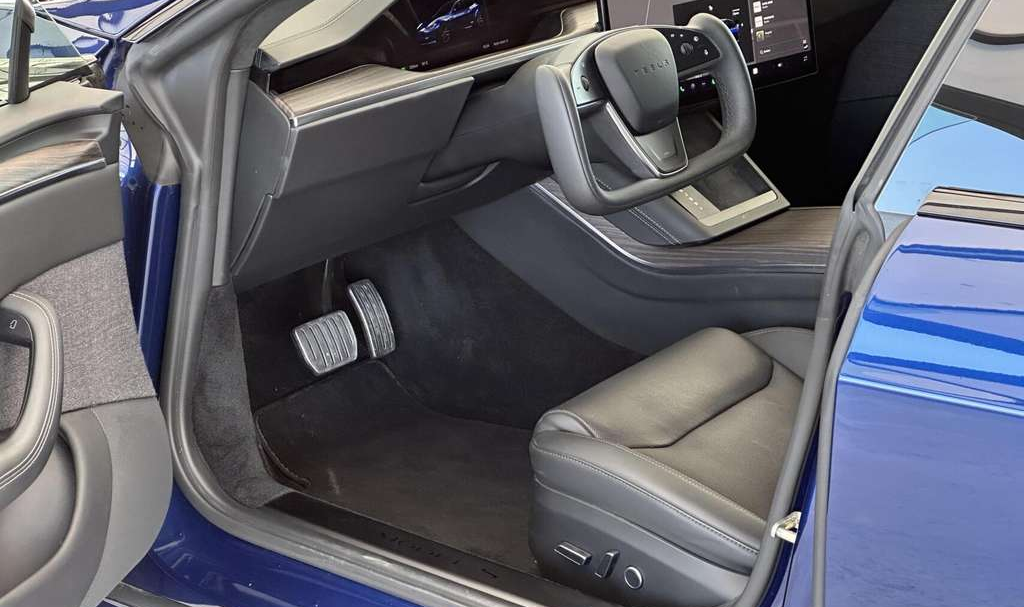 Left Hand Drive TESLA MODEL S gallery photo