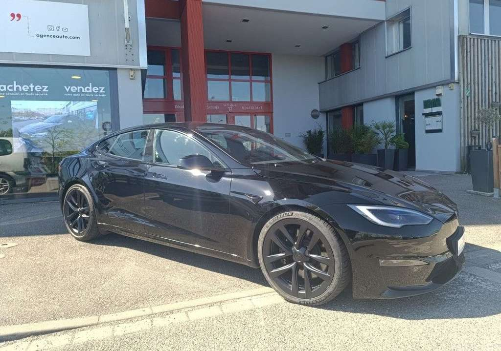 Left Hand Drive TESLA MODEL S gallery photo