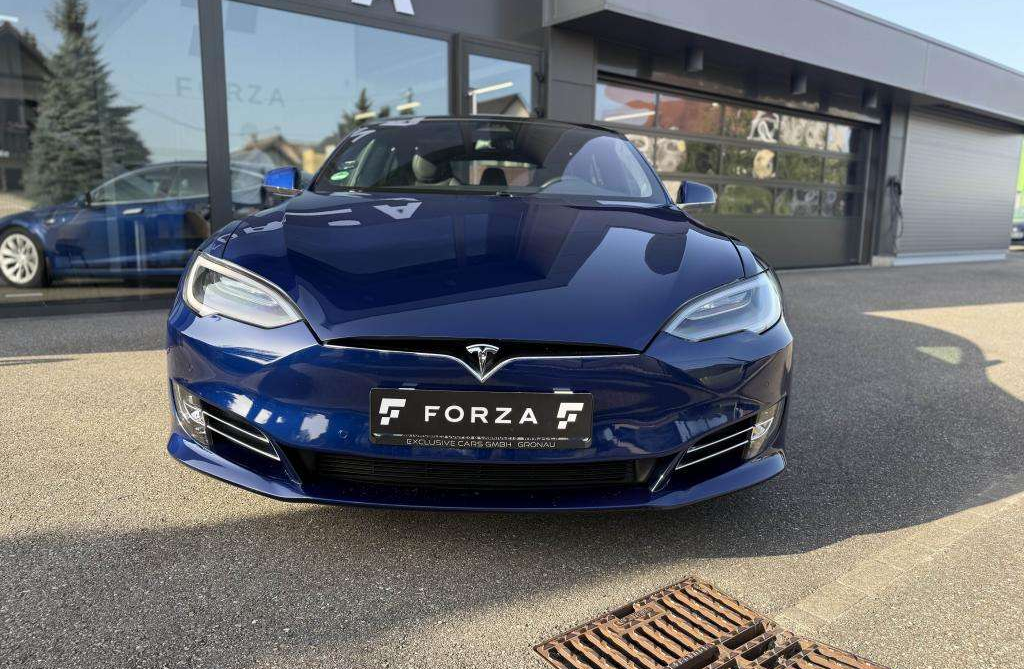 Left Hand Drive TESLA MODEL S gallery photo