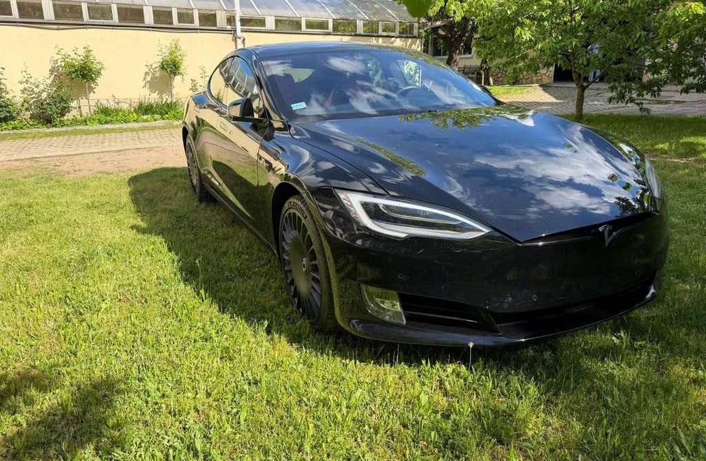 Left Hand Drive TESLA MODEL S Performance Raven DE Reg for sale