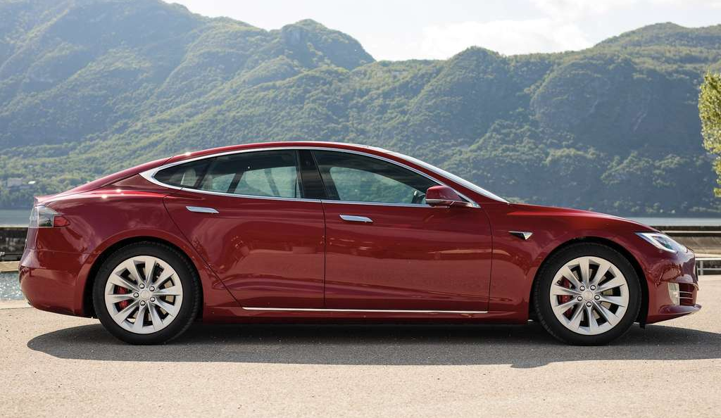 Left Hand Drive TESLA MODEL S gallery photo