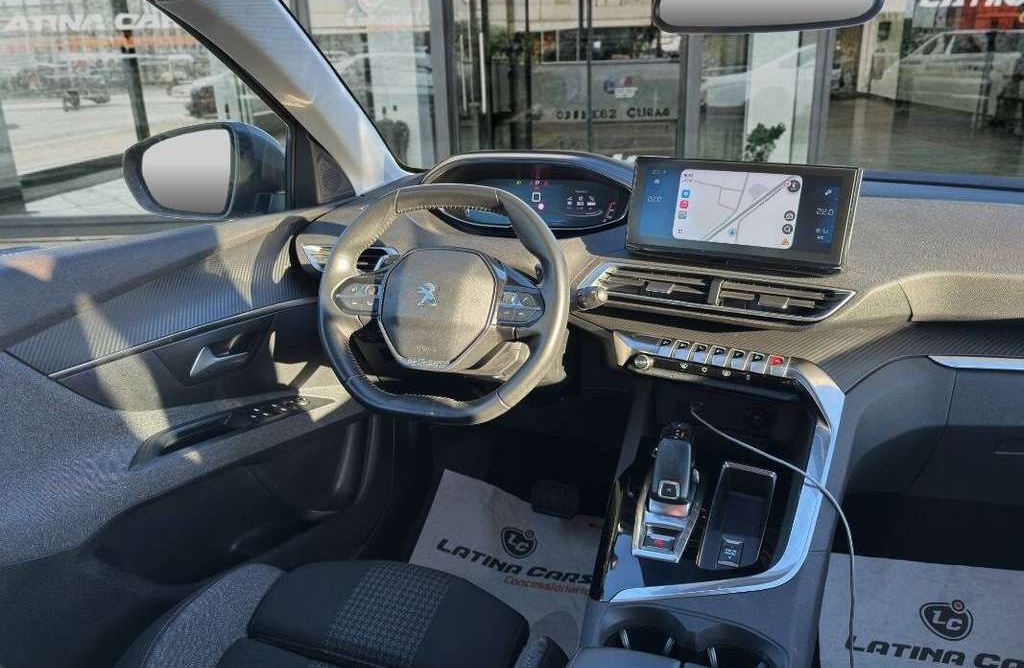 Left Hand Drive PEUGEOT 5008 gallery photo