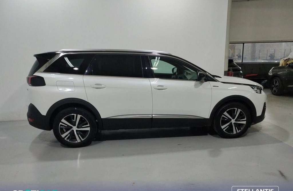 Left Hand Drive PEUGEOT 5008 gallery photo
