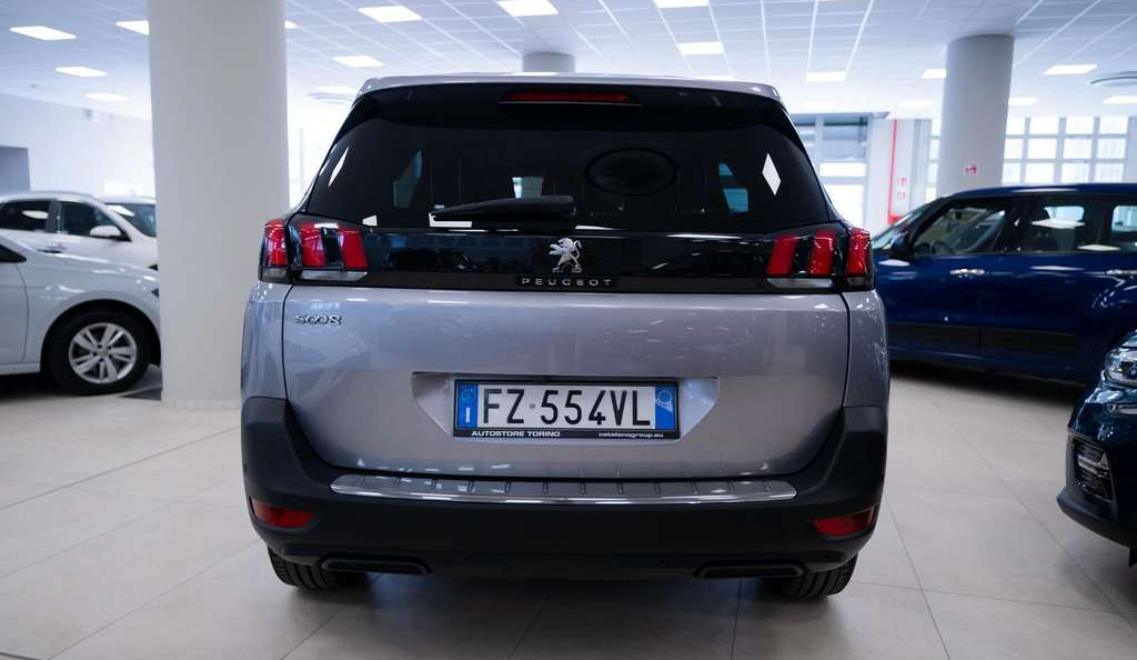 Left Hand Drive PEUGEOT 5008 gallery photo
