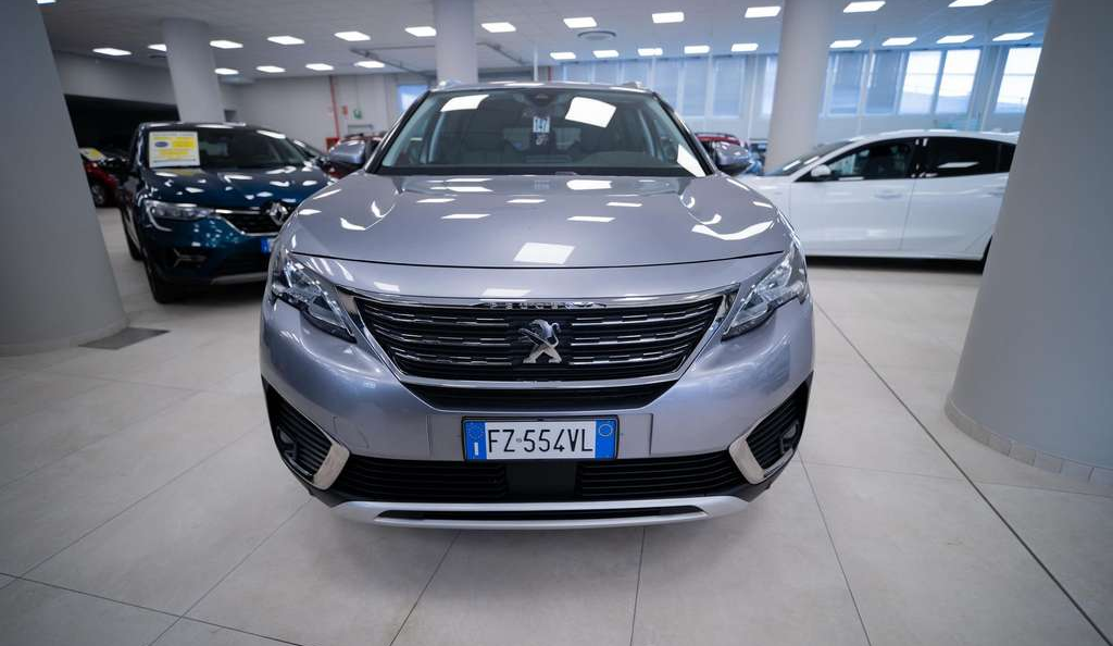 Left Hand Drive PEUGEOT 5008 gallery photo