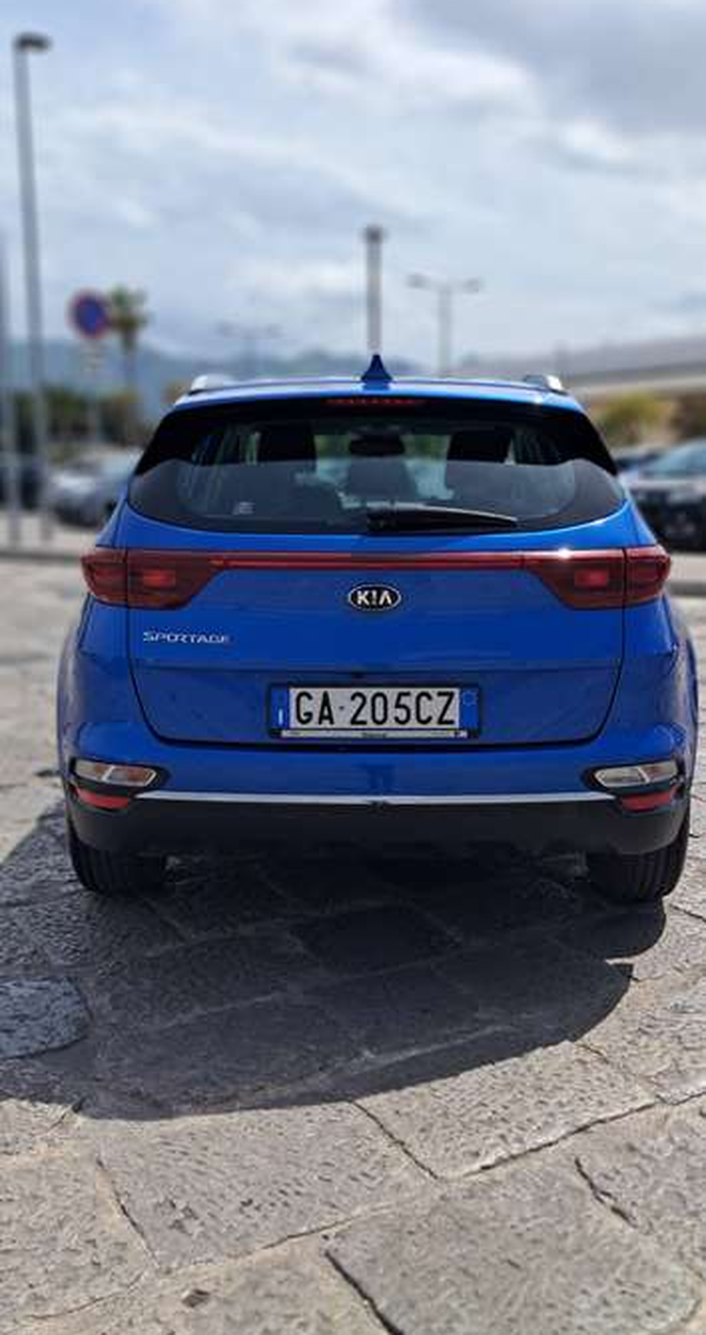 Left Hand Drive KIA SPORTAGE gallery photo