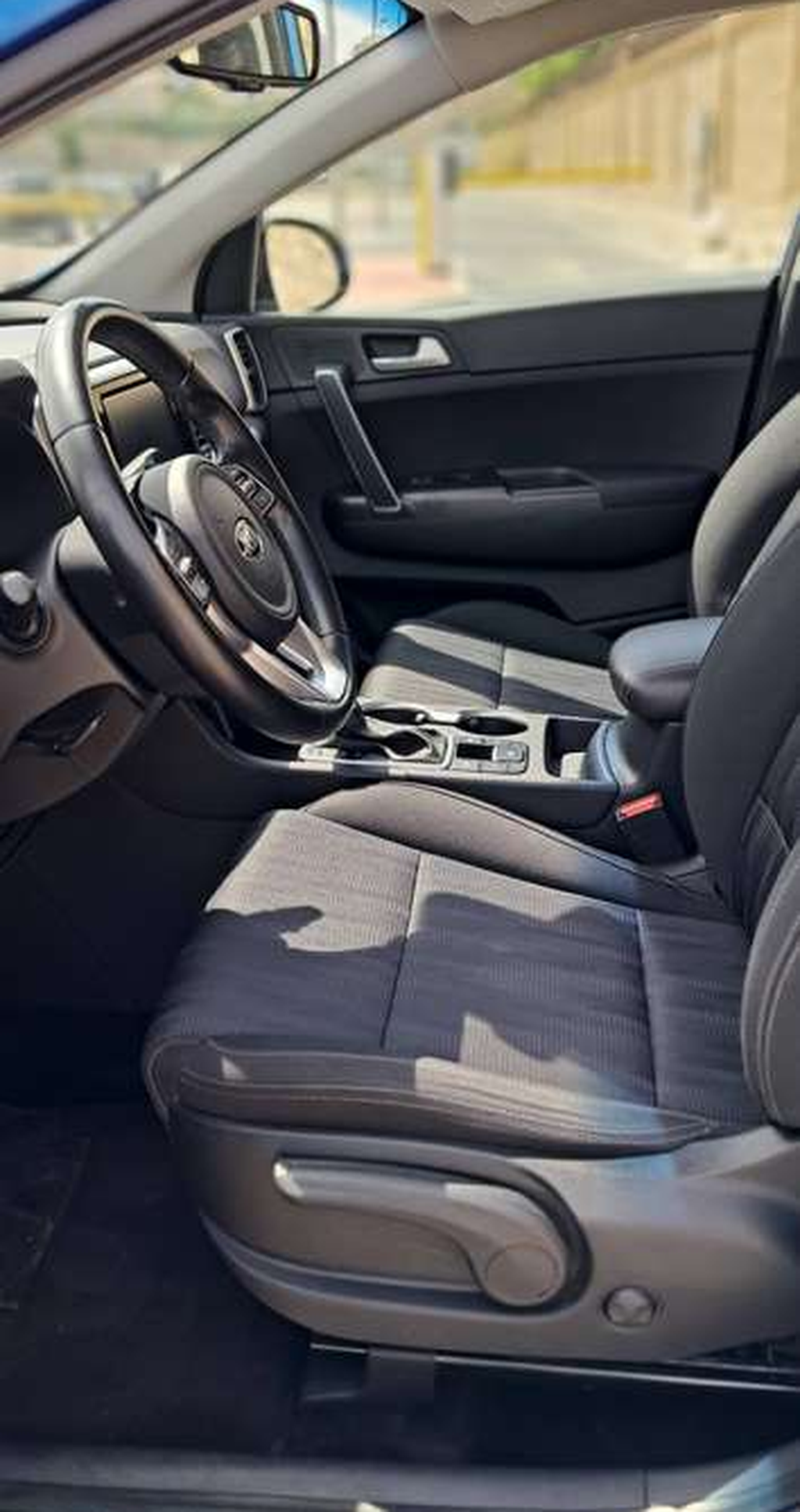 Left Hand Drive KIA SPORTAGE gallery photo