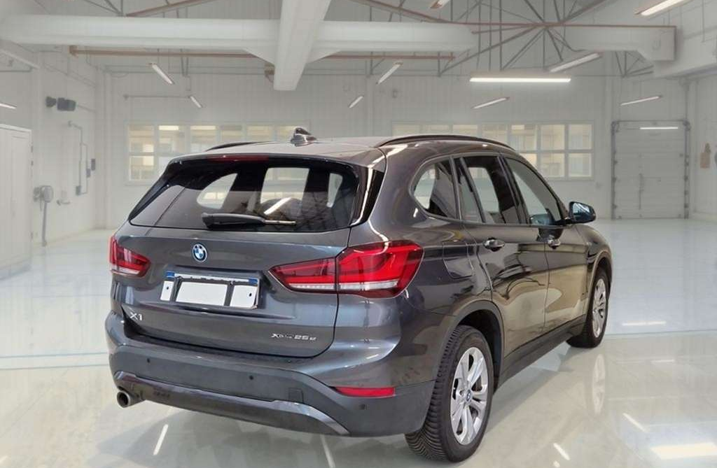 Left Hand Drive BMW X1 gallery photo