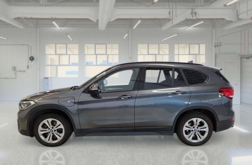 Left Hand Drive BMW X1 gallery photo