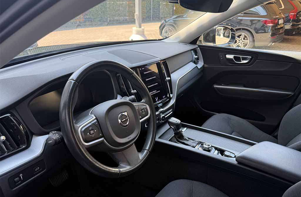 Left Hand Drive VOLVO XC60 gallery photo