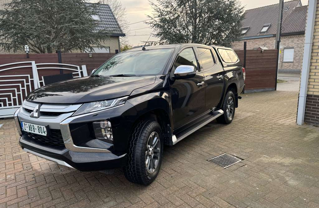 Left Hand Drive MITSUBISHI L200 L200 Double Cab Intense Auto for sale