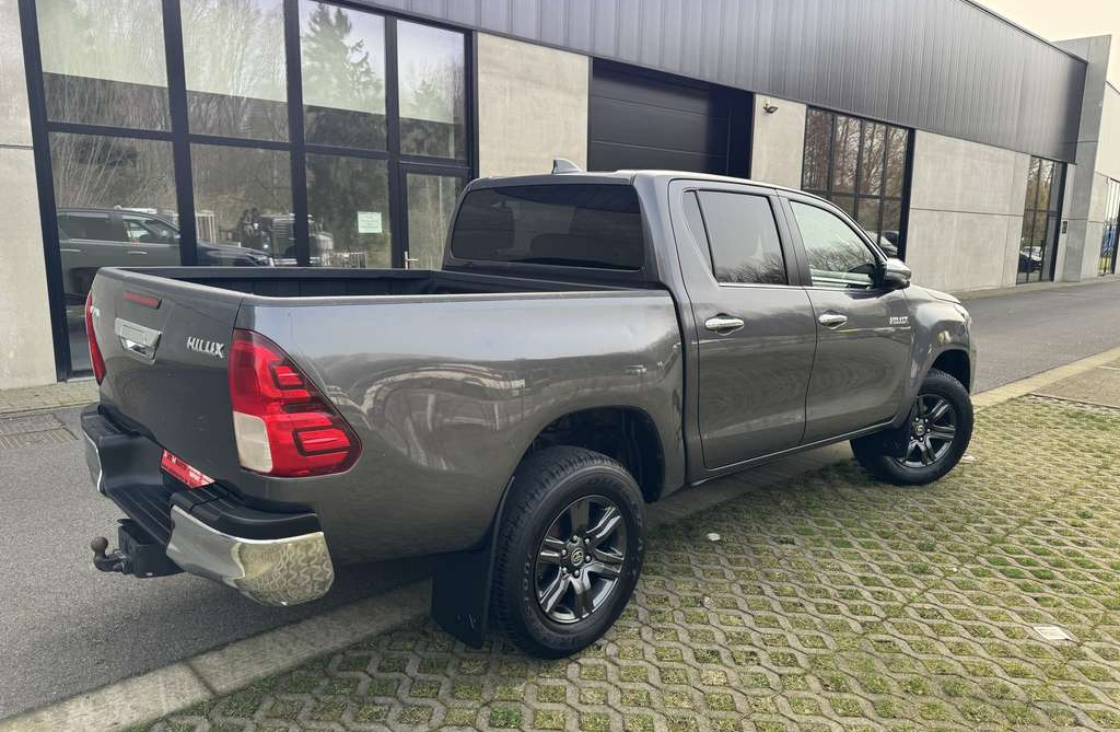 Left Hand Drive TOYOTA HILUX gallery photo