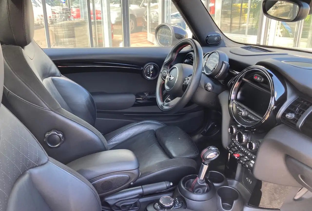 Left Hand Drive MINI COOPER S gallery photo