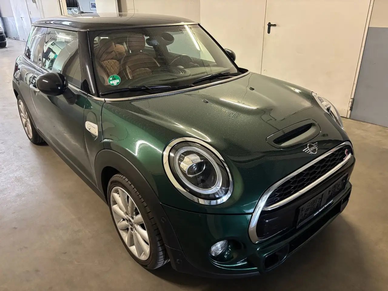Left Hand Drive MINI COOPER S Cooper S 3-trg. Leder Braun 8-Fach-Bereift showroom photo - Thumbnail 3