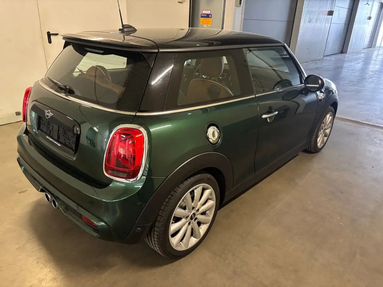 Left Hand Drive MINI COOPER S Cooper S 3-trg. Leder Braun 8-Fach-Bereift showroom photo - Thumbnail 4