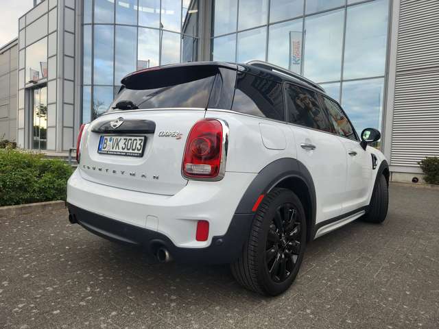 Left Hand Drive MINI COUNTRYMAN Cooper S Automatic showroom photo - Thumbnail 3