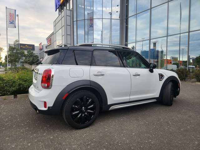 Left Hand Drive MINI COUNTRYMAN Cooper S Automatic showroom photo - Thumbnail 4