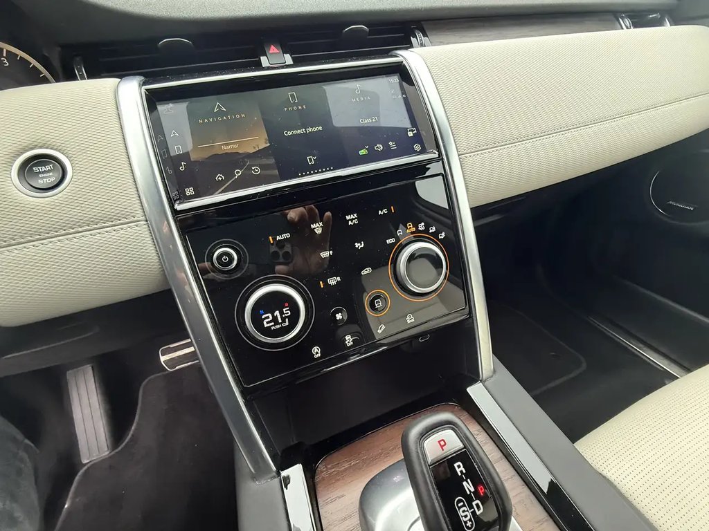 Left Hand Drive LANDROVER DISCOVERY SPORT gallery photo