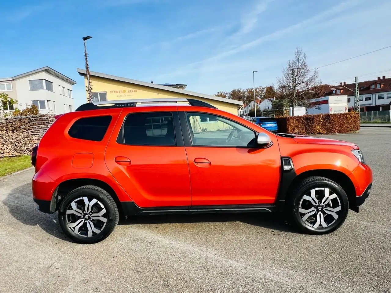 Left Hand Drive DACIA DUSTER gallery photo
