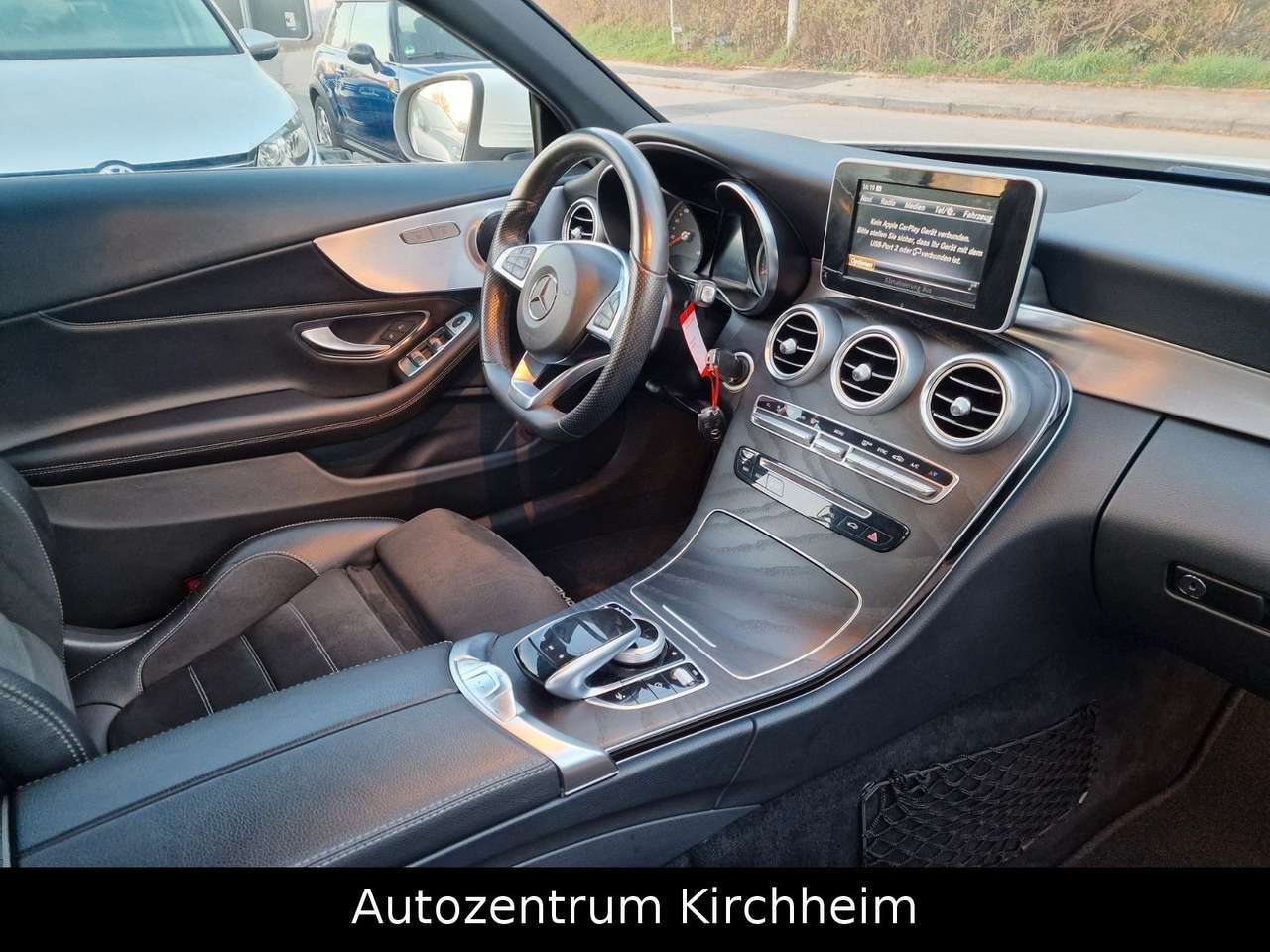 Left Hand Drive MERCEDES C CLASS gallery photo