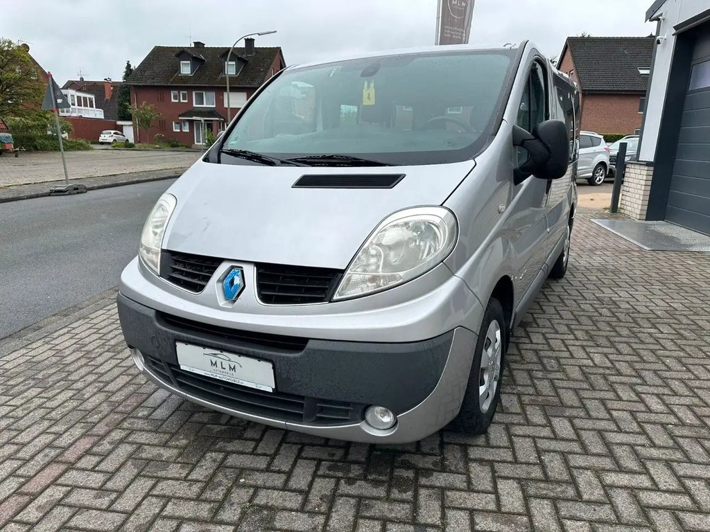 Left Hand Drive RENAULT TRAFIC gallery photo