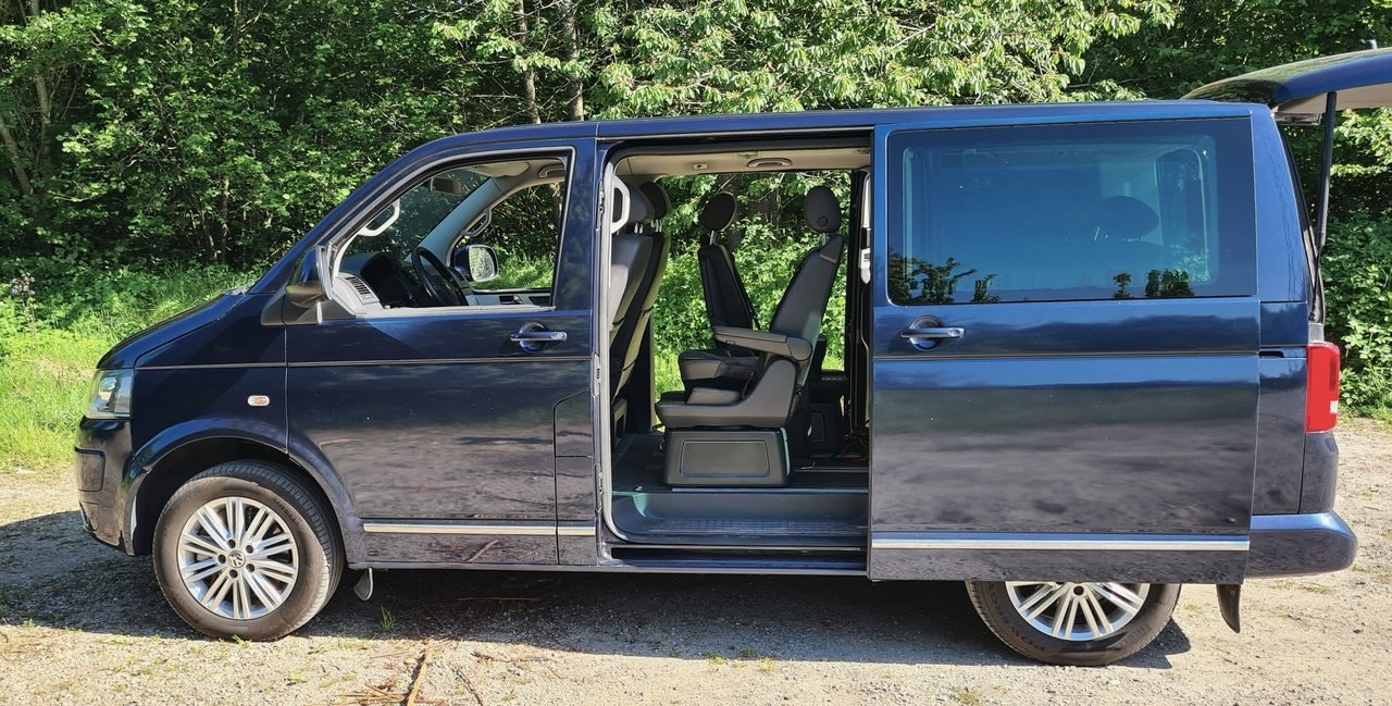 Left Hand Drive VOLKSWAGEN MULTIVAN gallery photo